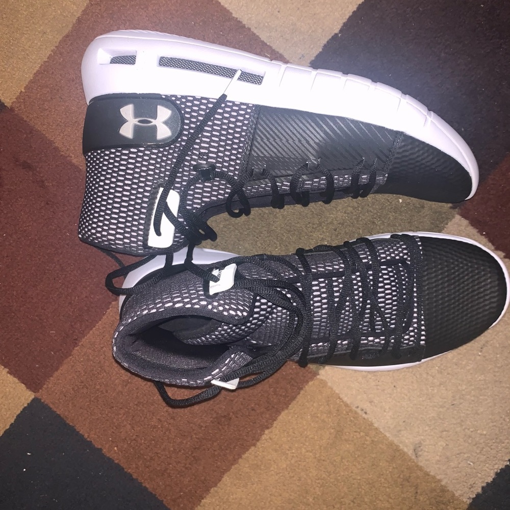 Underarmour basketball shoes Bundle x2